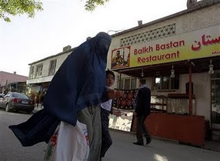 Kaboul, la ville où l'on peut manger un kebab dans une synagogue.